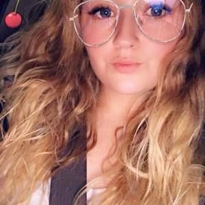 Meet your Posher, Michaela